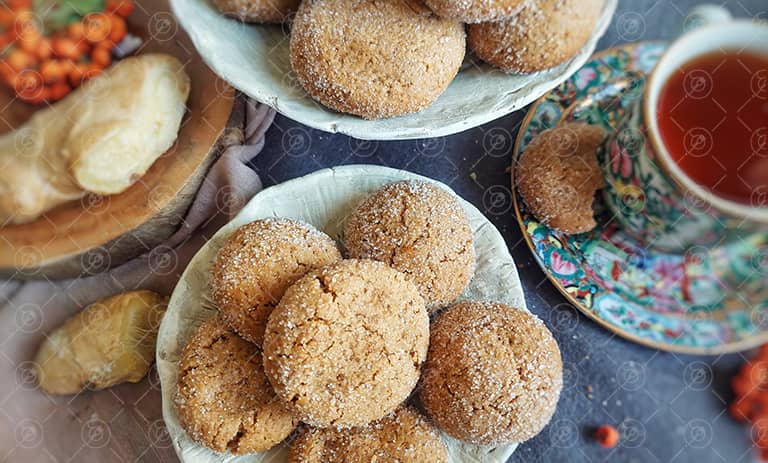طرز تهیه کوکی زنجبیلی؛ به روش ساده با طعم قنادی و عکس مرحله ای