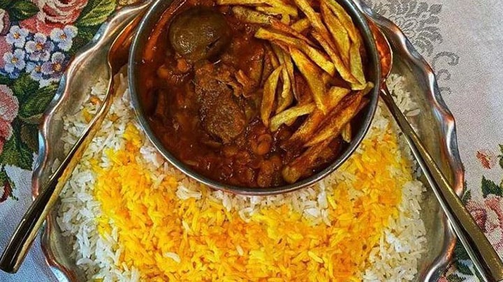 خورشت را روی حرارت ملایم بپزید