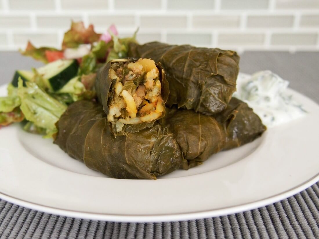 طرز تهیه دلمه برگ مو خانگی، ملس و خوشمزه