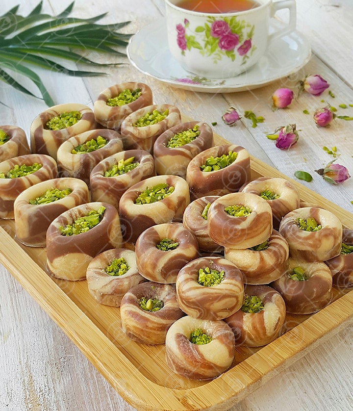 طرز تهیه حلوا مرمری( حلوای بوتیکی) برای پذیرایی از مهمان طرز تهیه حلوا مرمری( حلوای بوتیکی) برای پذیرایی از مهمان