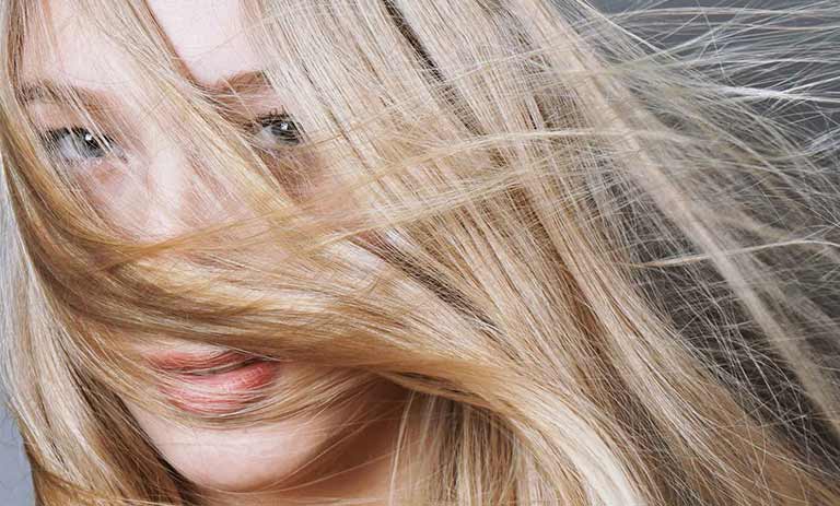 با بهترین نرم کننده‌ها برای موهای دکلره شده آشنا شوید!