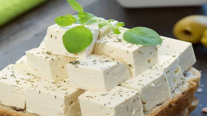 پنیر فتا یکی از پنیرهای معروف جهان
