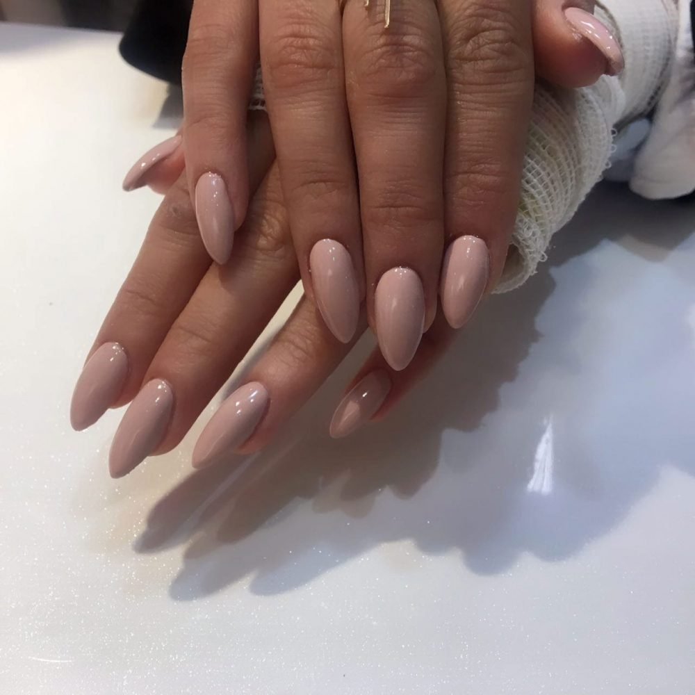 انواع ست لاک و رژلب نود برای پوست دست تیره