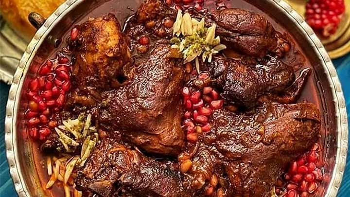 پخت خورشت سیر و انار به روش خانگی