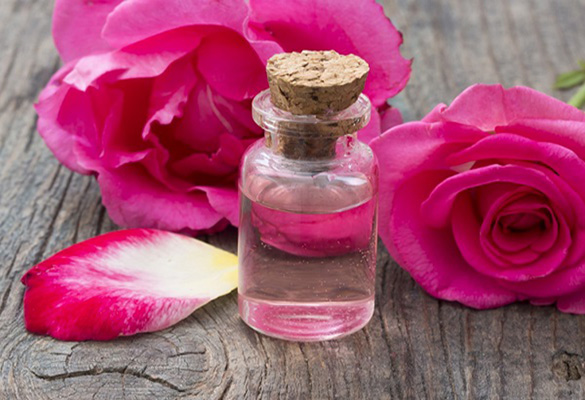 اسپری خانگی گلاب برای پوست و مو
