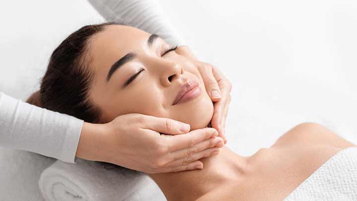 ماساژ صورت می‌تواند باعث شود شما احساس راحتی نکنید.