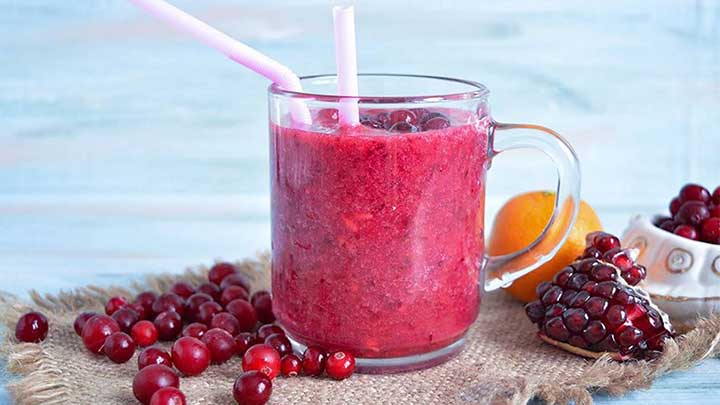 مراحل تهیه اسموتی انار و نارنگی