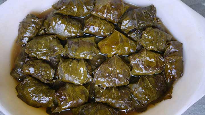 مراحل تهیه دلمه پر دزفولی