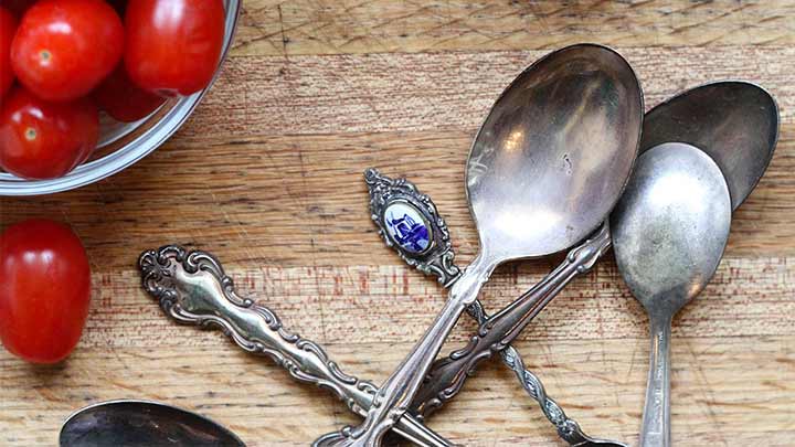 چطور قاشق و چنگال استیل را براق کنیم؟