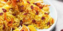 طرز تهیه هویج پلو دارچینی خوشمزه و مجلسی با گوشت مرغ