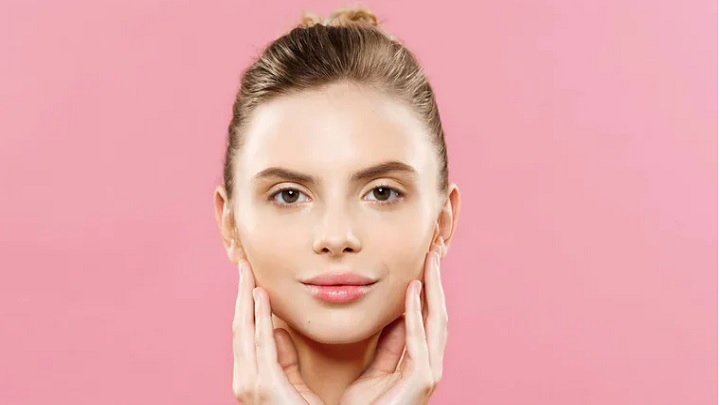 برای داشتن چهره زیبا بدون آرایش باید پوستتان را ماساژ دهید