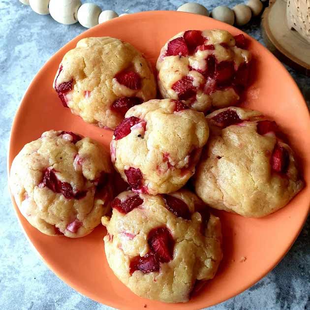 طرز تهیه کوکی توت فرنگی خوشمزه و خانگی به روش بازاری