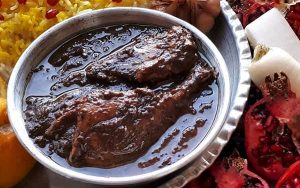 طرز تهیه خورش فسنجان خوشمزه و مجلسی + 7 نکته طلایی که باید بدانید
